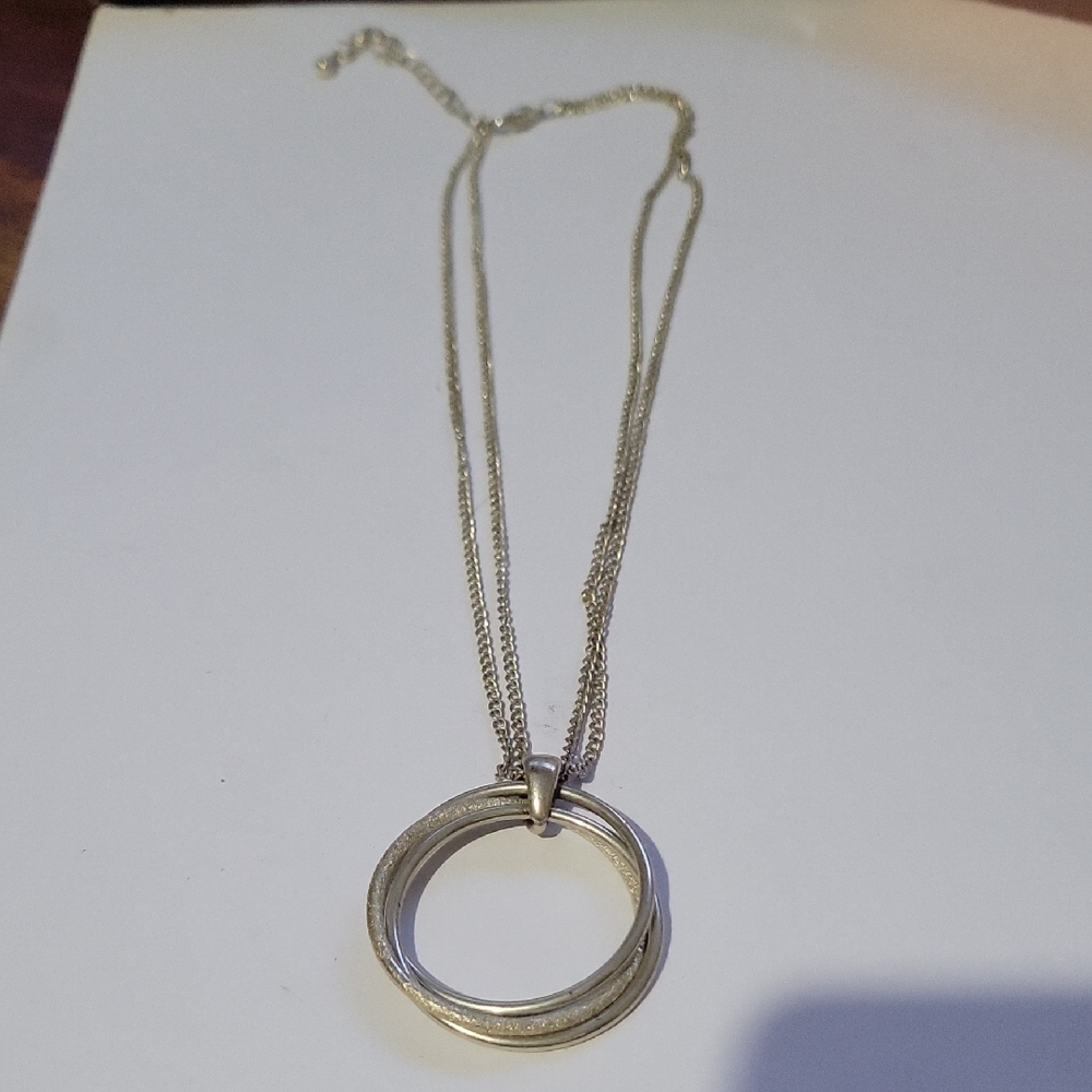 Elegant Silver Triple Ring Pendant Necklace 18"